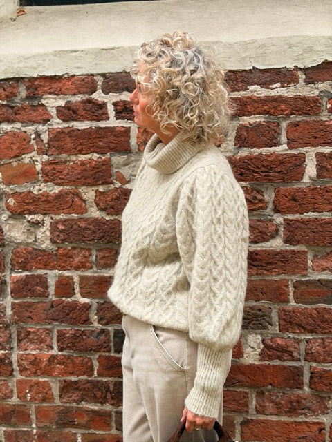 Aimee the label - Trui - Czech - beige